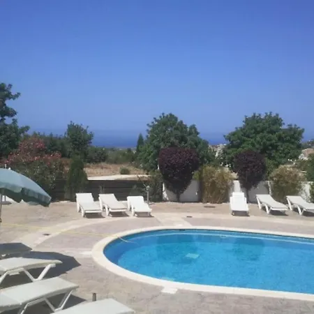 Spacious & Modern 2 Bedroom In Peyia. Apartment