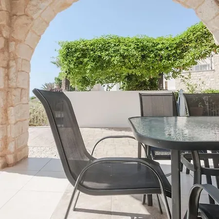 Spacious & Modern 2 Bedroom In Peyia. Apartment *