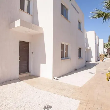 Spacious & Modern 2 Bedroom In Peyia. Apartment Peyia