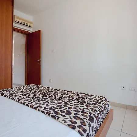 Spacious & Modern 2 Bedroom In Peyia. Apartment Peyia