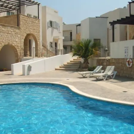 Διαμέρισμα Spacious & Modern 2 Bedroom In Peyia. *